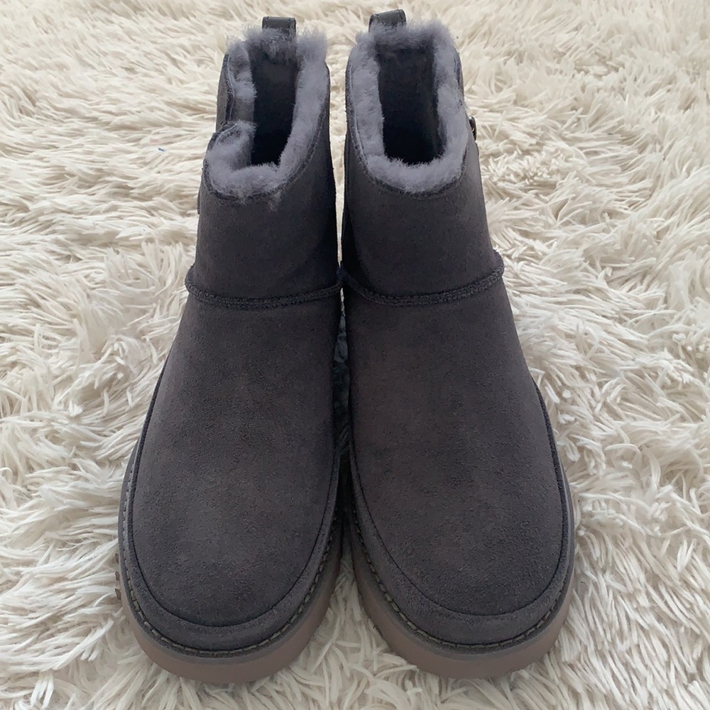 New UGG classic mini zip suede boots - Picture 3 of 14